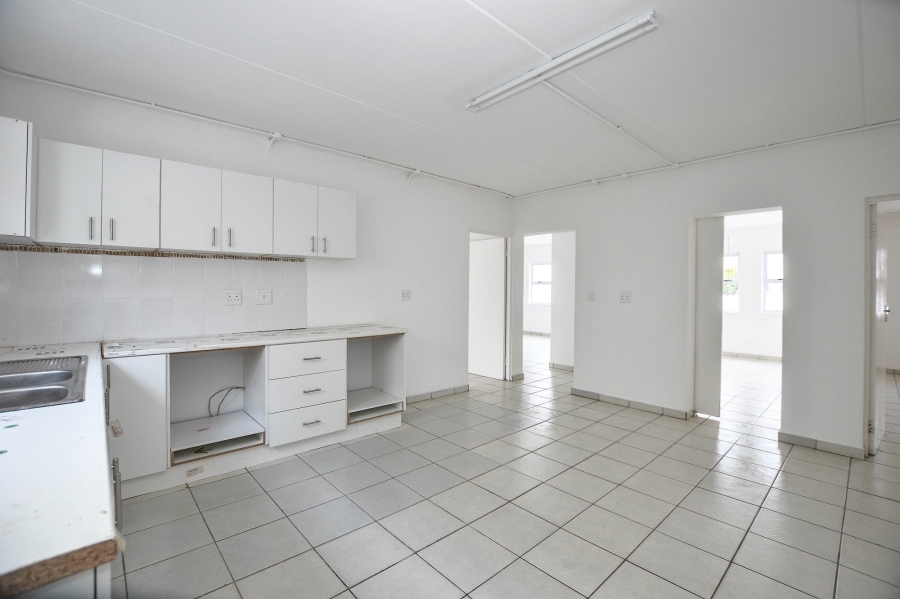 8 Bedroom Property for Sale in Parklands Western Cape